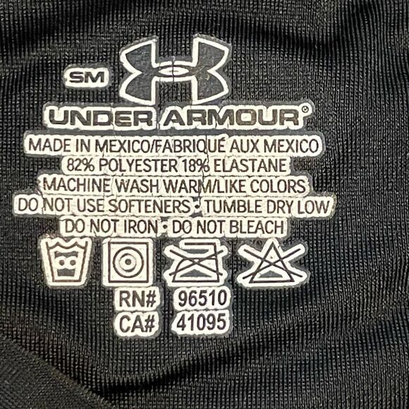 Under Armour Hero's Lacrosse Graphic Tee Black White V-Neck Short Sleeve S - Picture 5 of 5